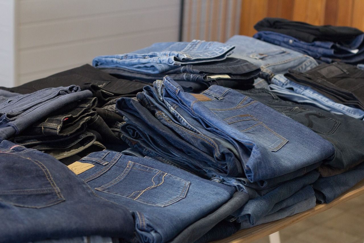 découvrez l'upcycling, une démarche écologique qui transforme les objets et matériaux inutilisés en créations uniques et durables, alliant créativité et respect de l'environnement.